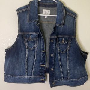 Torrid destructed dark wash denim vest. Never worn. Smoke free